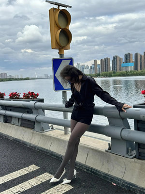 宝宝腿趴开一点就不会疼的原因和预